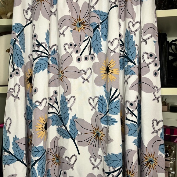 Patterned Flowy Skirt XXL - Picture 2 of 4